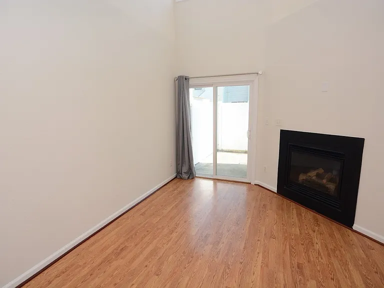 5062 Glen Canyon Dr — Photo 3