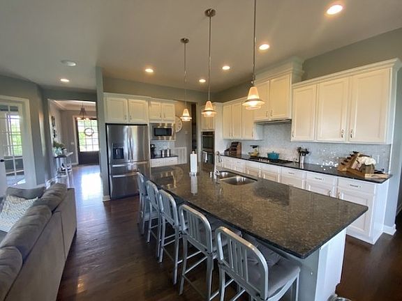 4th image of 404 Malcolm Dr