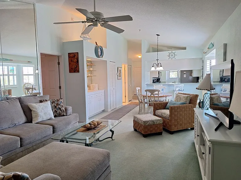 451 Bouchelle Dr #301 — Photo 11