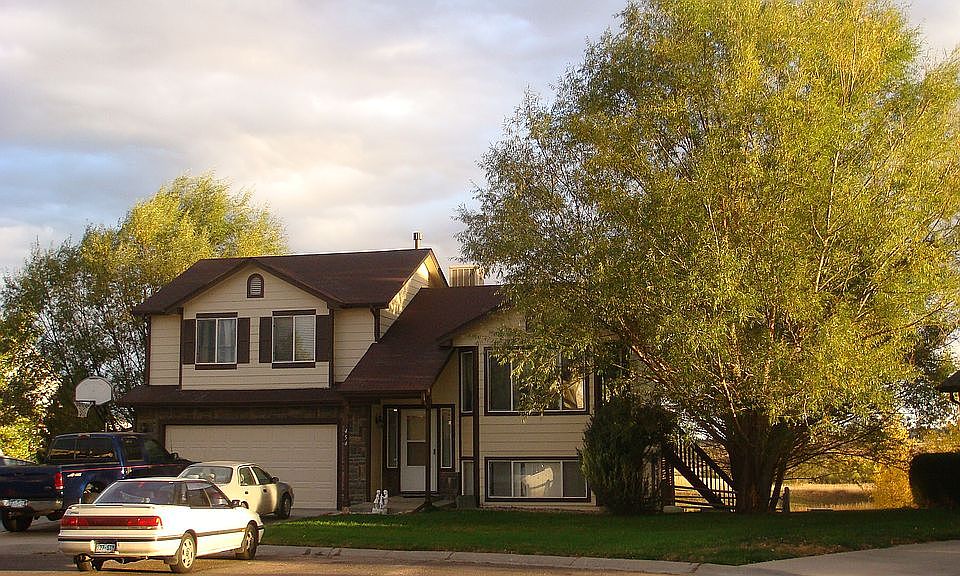 1st image of 454 Lionel Ln