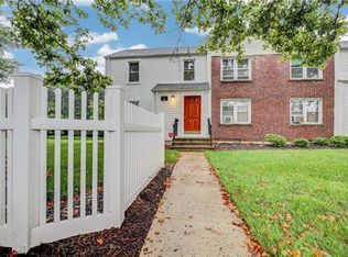 27 Hawthorne Dr #B, Somerset, NJ 08873