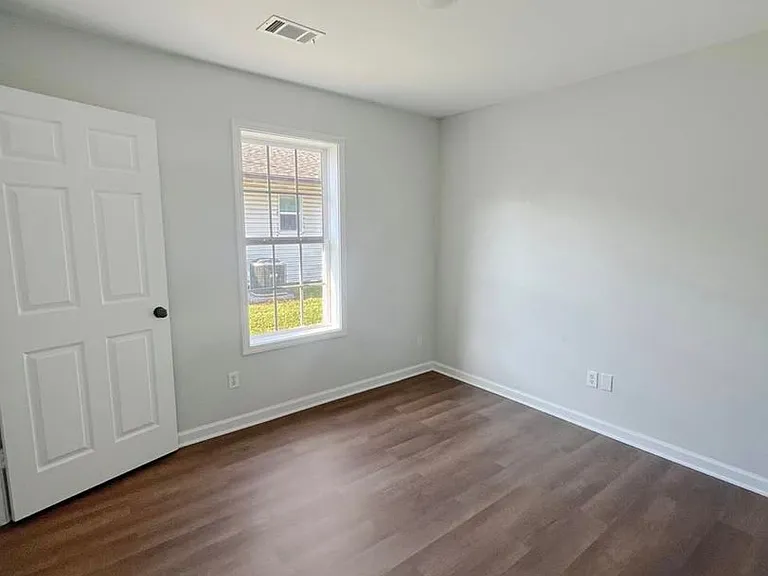 400 N Rockingchair Rd — Photo 3