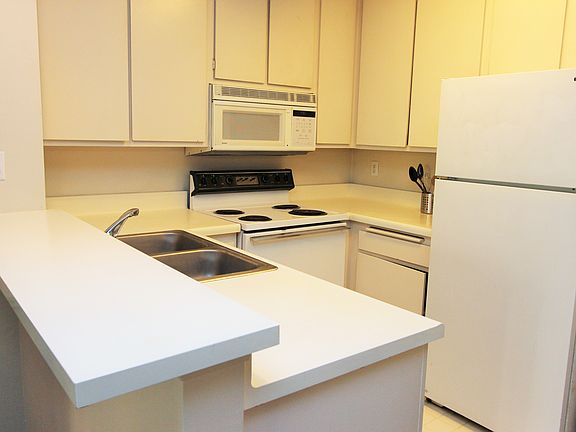 2nd image of 1855 Diamond St Unit 233