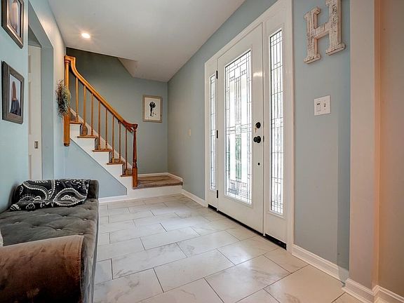 3rd image of 5935 Beechtop Dr