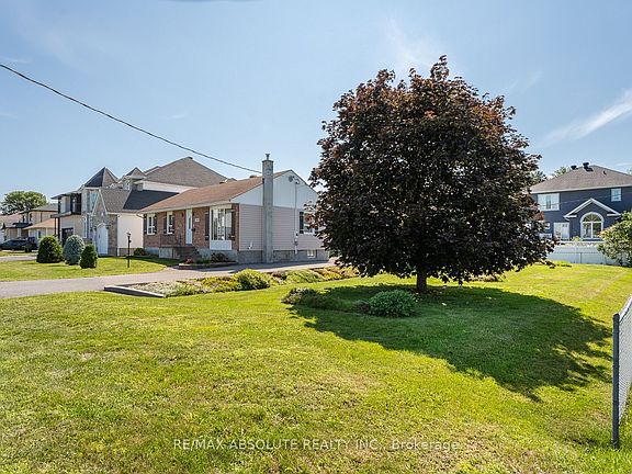 4th image of 1880 Kingsdale Ave