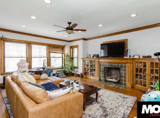 1738 W Addison St APT 3, Chicago, IL 60613