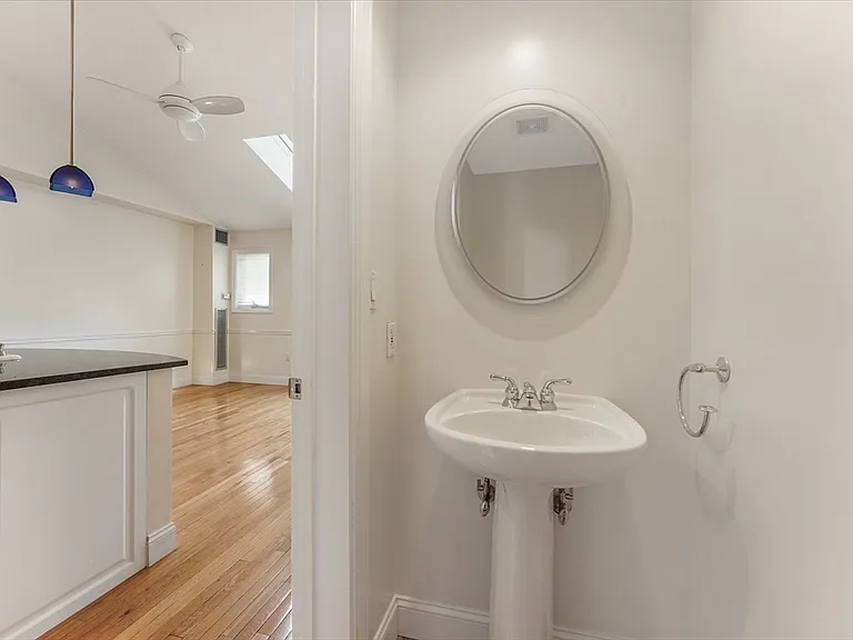 55 Chelsea St #55 — Photo 7