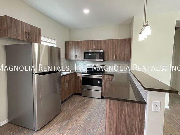 3rd image of 1617 W Cortlandt St #3
