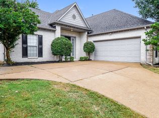 959 Nesting Wood Cir W, Cordova, TN 38018