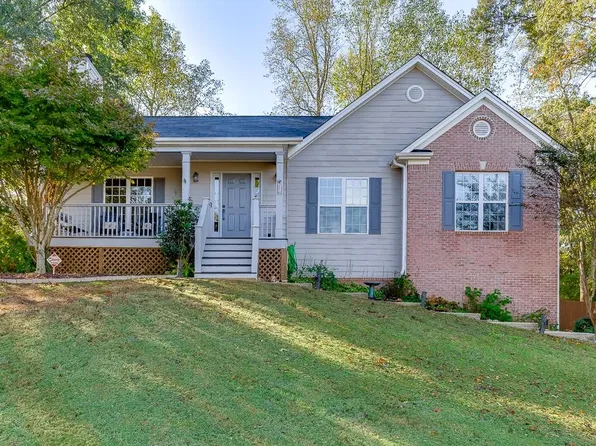 176 Village Dr, Jefferson, GA 30549
