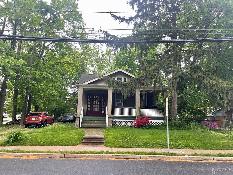 2nd image of 33 Durham Ave