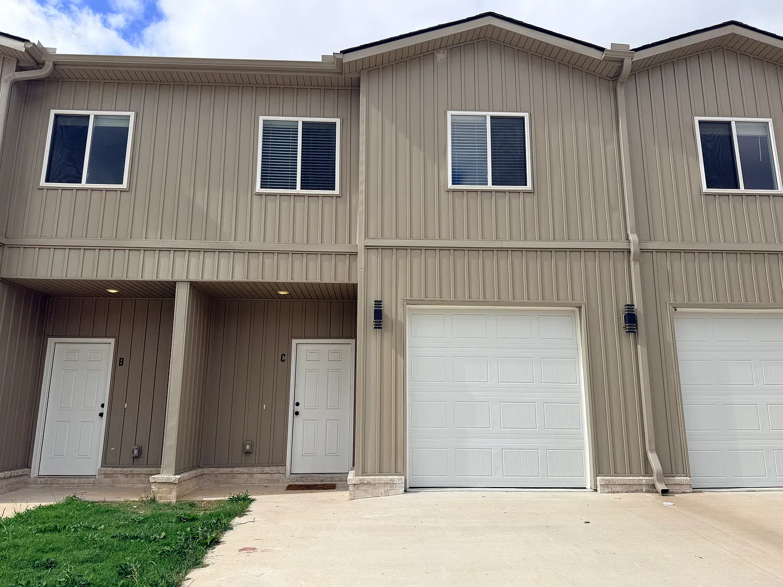 4 bed, 2.5 bath, 1781 sqft, $1,450 — Photo 2