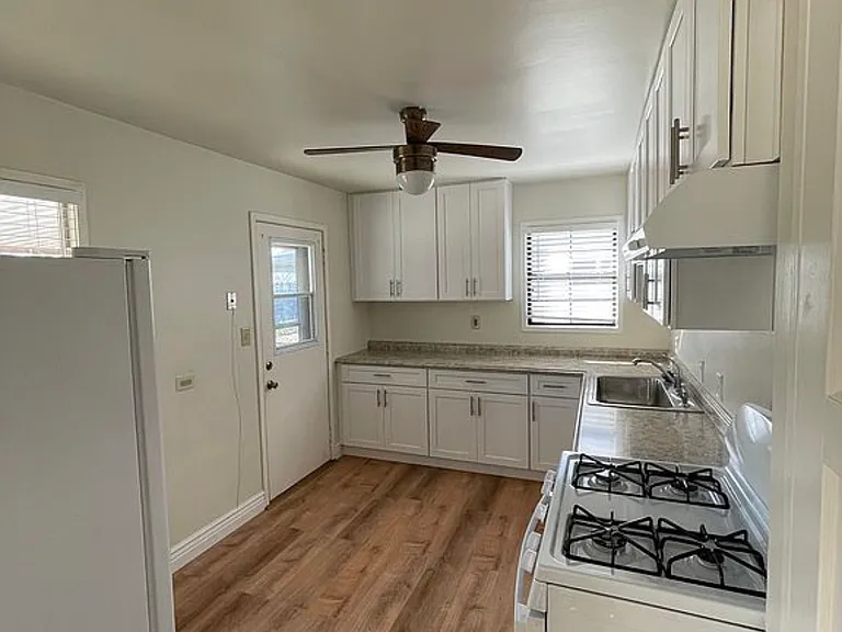 620 Grant Ave — Photo 2
