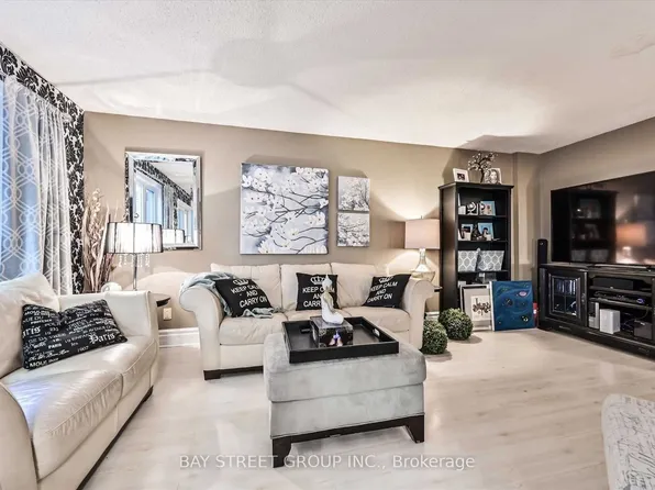 39 Barrington Cres, Brampton, ON L6Z 1N2