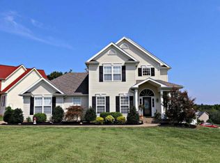 701 Falcon Ridge Ln, La Grange, KY 40031