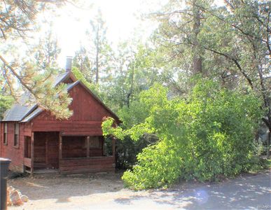 547 Holmes Ln, Sugarloaf, CA, 92386