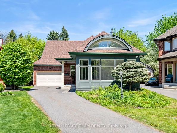 33 Castlethorpe Cres, Ottawa, ON K2G 5P9