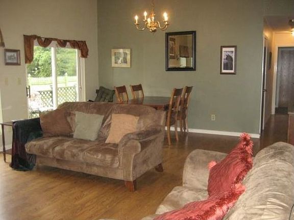 3rd image of 62 Skylark Dr