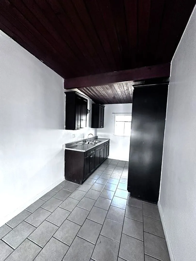 10208 Felton Ave. — Photo 3