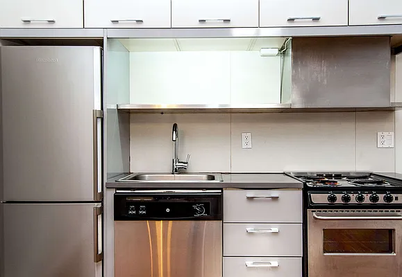 Rented by Nooklyn NYC LLC | media 25