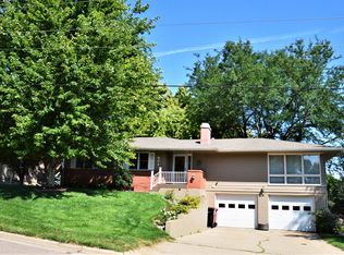 802 W 11th St, Yankton, SD 57078