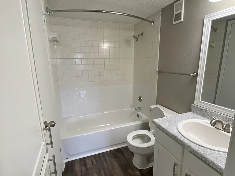 Walnut Creek Apartments — Photo 118