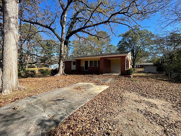 2nd image of 589 Pierce Dr W