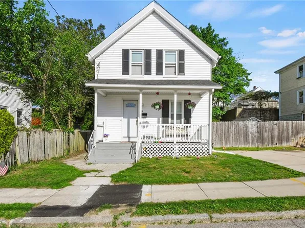 24 7th St, East Providence, RI 02914