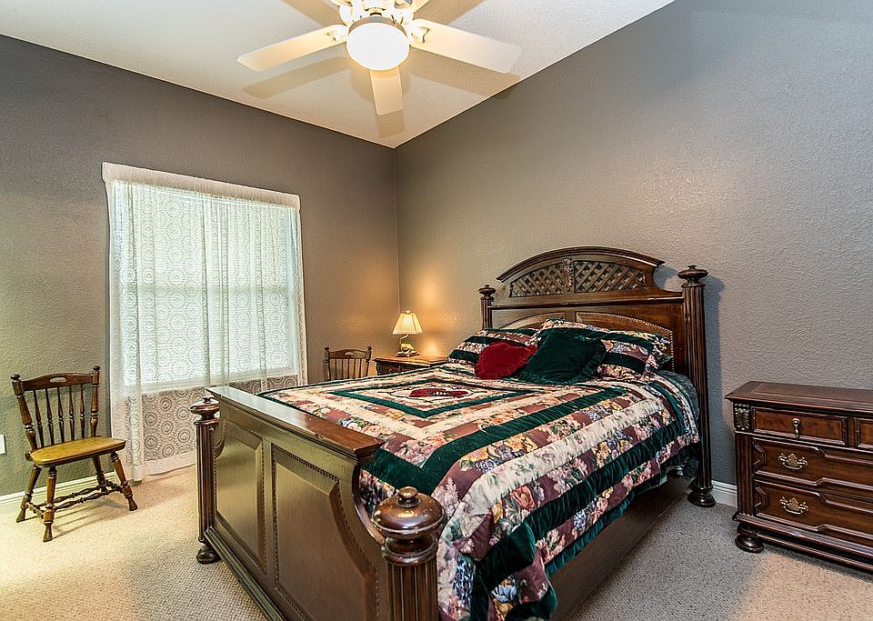 1st image of 15717 Acorn Cir