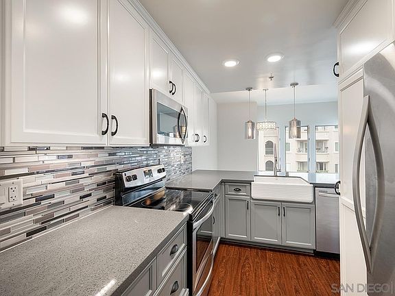 3rd image of 655 Columbia St Unit 305