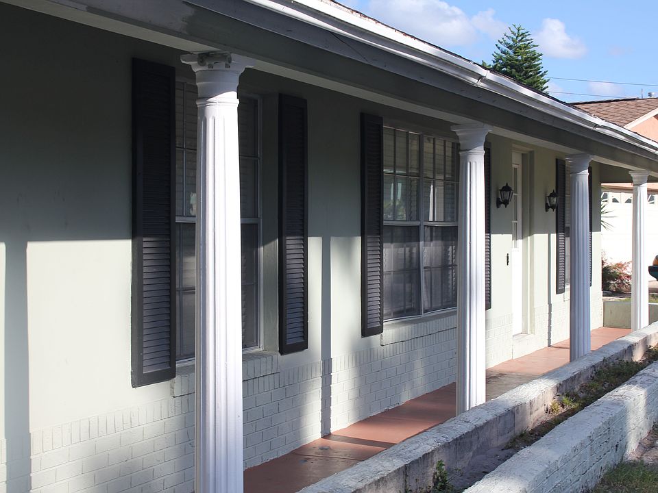 1st image of 403 Alcazar Ave