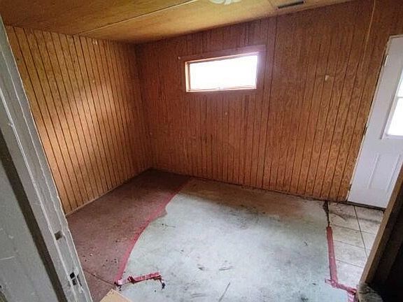 5th image of 438 W Koplin Ave