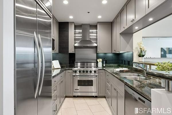 1st image of 300 3rd St APT 506