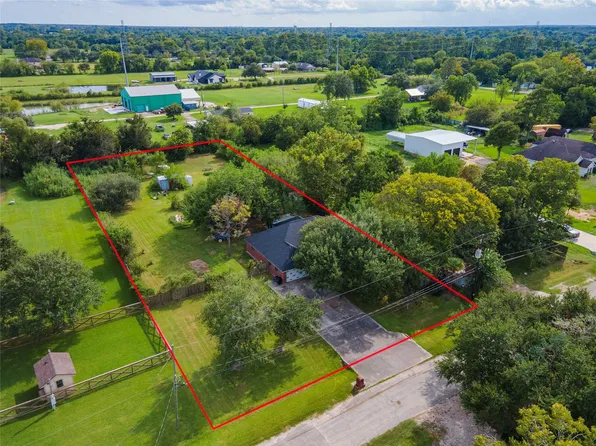 13505 Anne Ln, Santa Fe, TX 77510