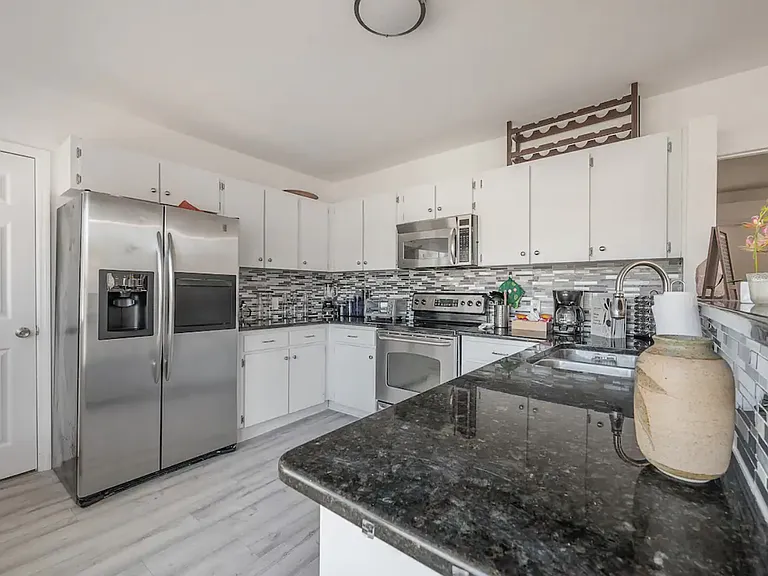 1306 Holmes Ave — Photo 10