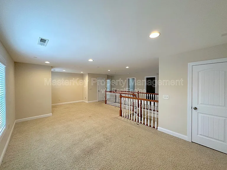 906 Keaton Ridge Ct — Photo 44