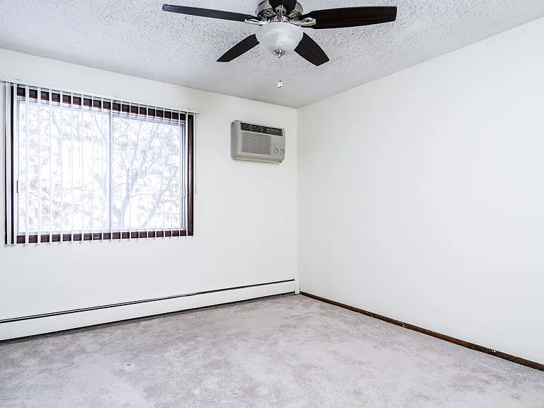 Nicollet Woods Apartments — Photo 16