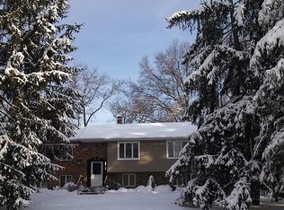 8 Tunis Pl, Pompton Plains, NJ 07444