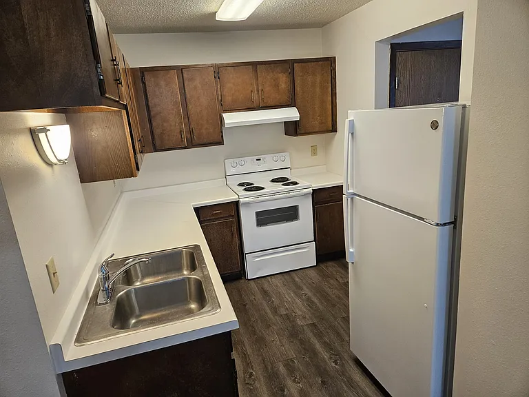 1538 Green Apartments — Photo 20