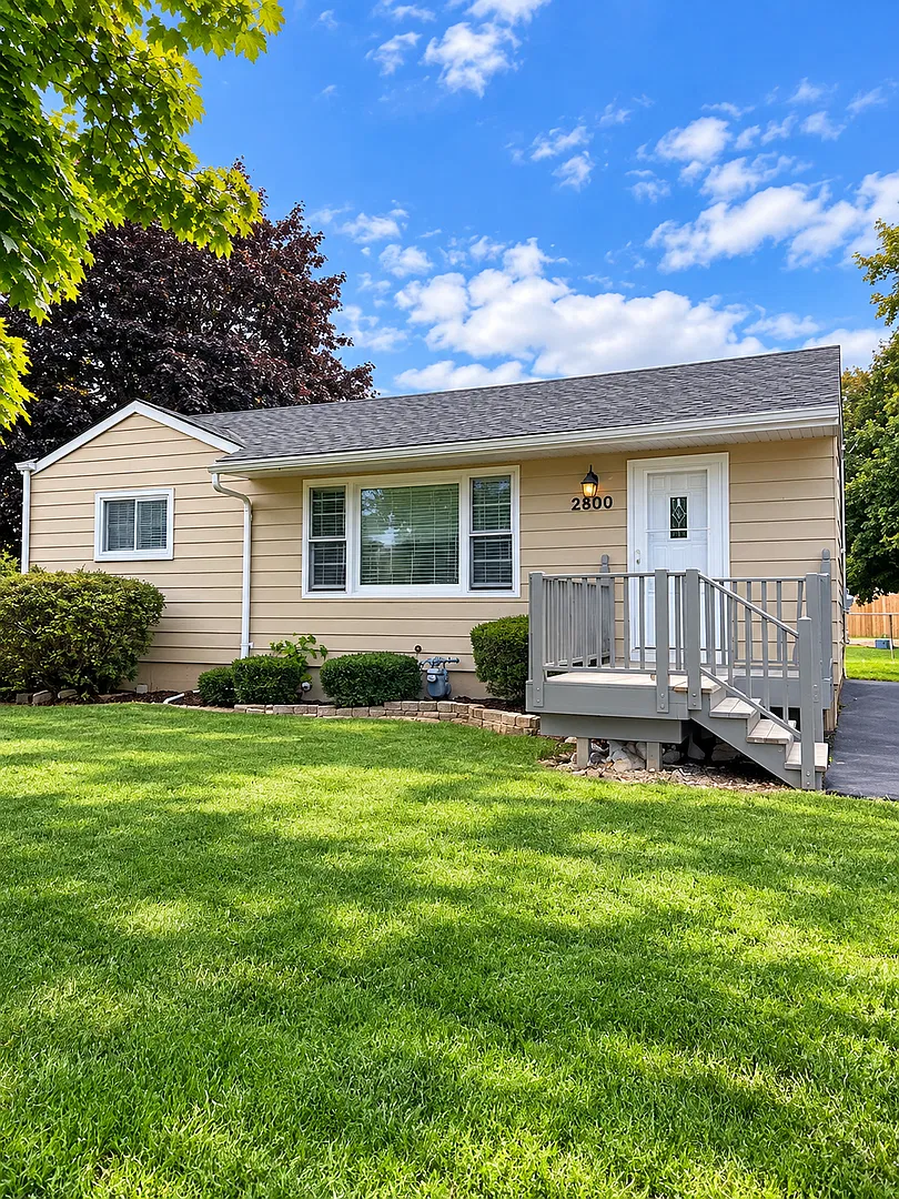 4 Bedroom 2 Bath — Photo 1