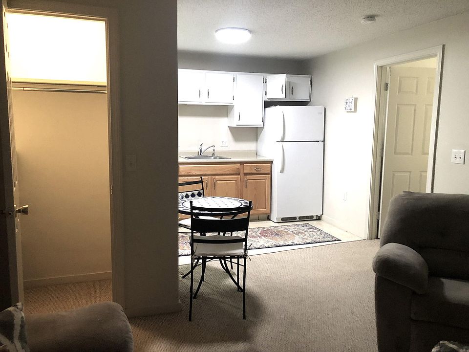 1st image of 11 Saint James Pl #11
