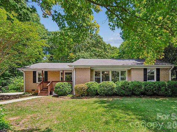 2nd image of 107 Fox Run Dr