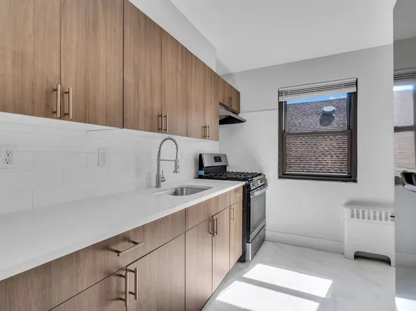 Palisades Manor Apartments