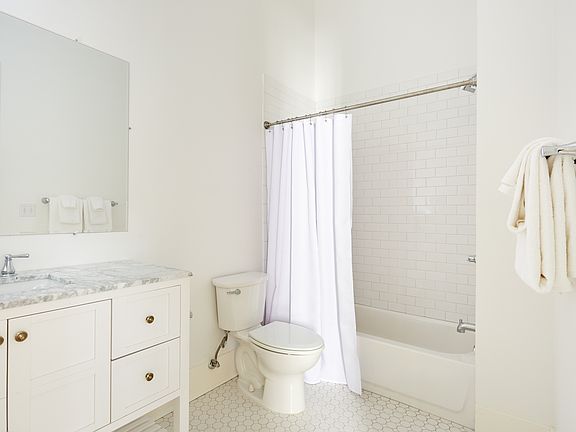 5th image of 3616 Magazine St #101