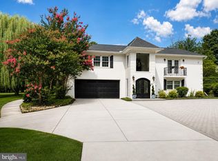 322 River Bend Rd, Great Falls, VA 22066