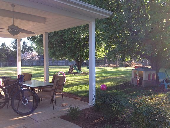 2nd image of 1150 Park Dr