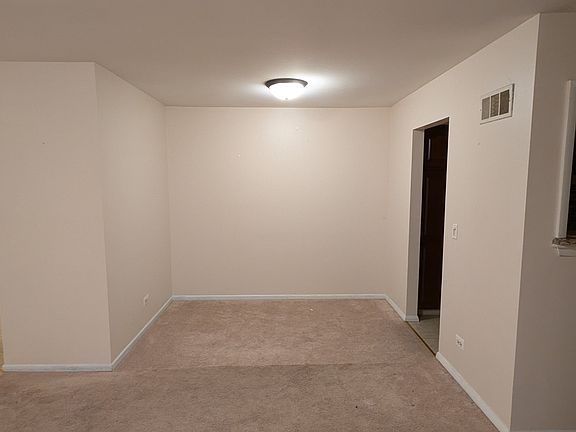4th image of 7300 Fairview Ave