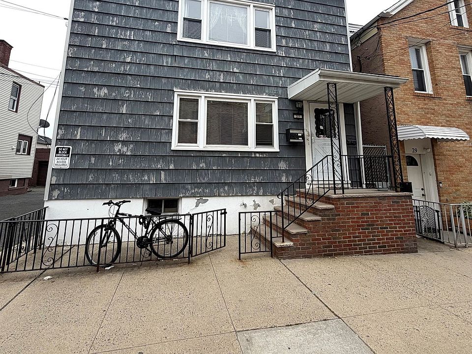 1st image of 27 Paterson St APT 1