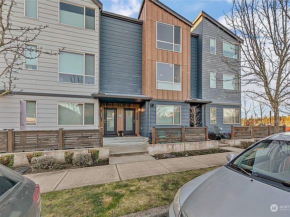 2nd image of 32683 Madrona Avenue SE