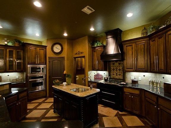 2nd image of 14816 Trumball Cir
